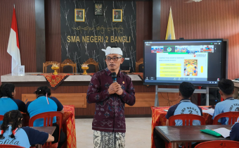 Edukasi Pemilih Pemula, Muliarta: Demokrasi Harus Dijaga Bersama