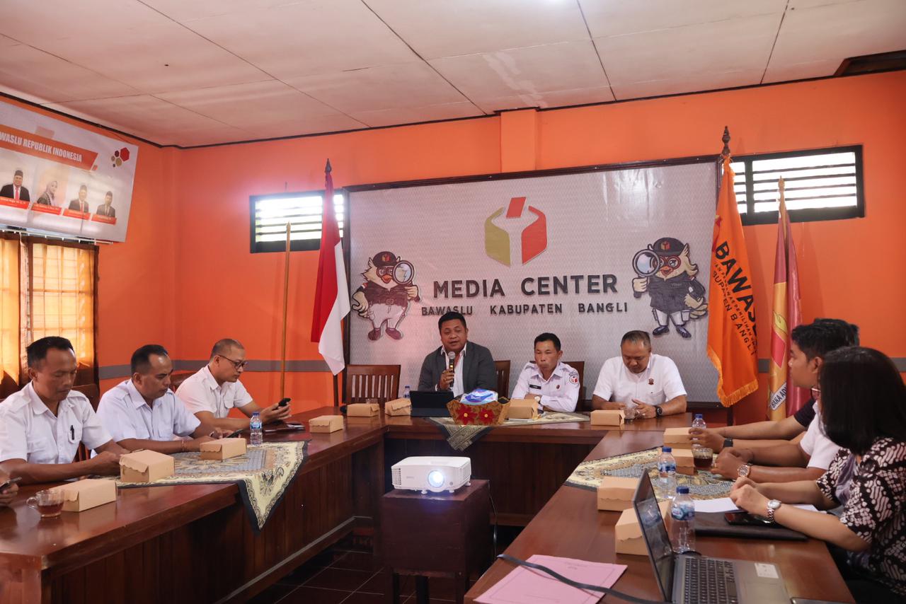 Rapat Bersama Sentra Gakkumdu Bangli, Wiratma tanamkan Spirit Komitmen untuk Mengawal Demokrasi