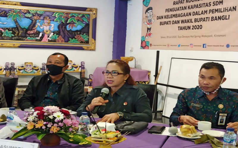 ANTISIPASI CORONA, KETUA BAWASLU BALI MINTA JAJARAN PASTIKAN PPDP PERIKSA SUHU TUBUH SEBELUM COKLIT