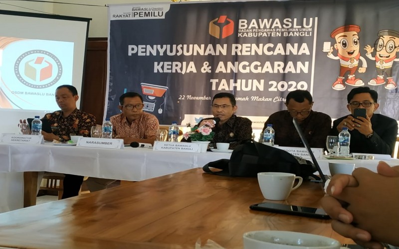 BAWASLU BANGLI GELAR RAPAT PENYUSUNAN RENCANA KERJA DAN ANGGARAN TAHUN 2020