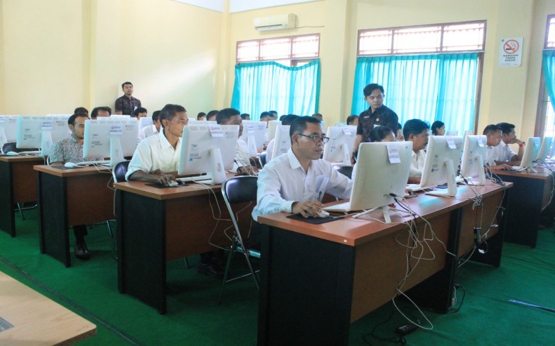 BAWASLU BANGLI : TES TULIS CALON ANGGOTA PANITIA PENGAWAS KECAMATAN SE-KABUPATEN BANGLI