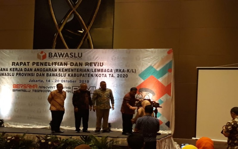 BAWASLU RI GELAR RAPAT PENELITIAN DAN REVIU LKA-K/L 