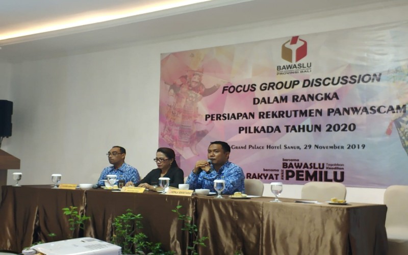 PERSIAPKAN REKRUTMEN PANWASCAM PILKADA TAHUN 2020 BAWASLU BALI LAKUKAN FOCUS GROUP DISCUSSION (FGD)