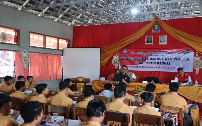 Tanamkan Pendidikan Politik, Bawaslu Ajak Siswa SMK N 3 Bangli Awasi Pemilu