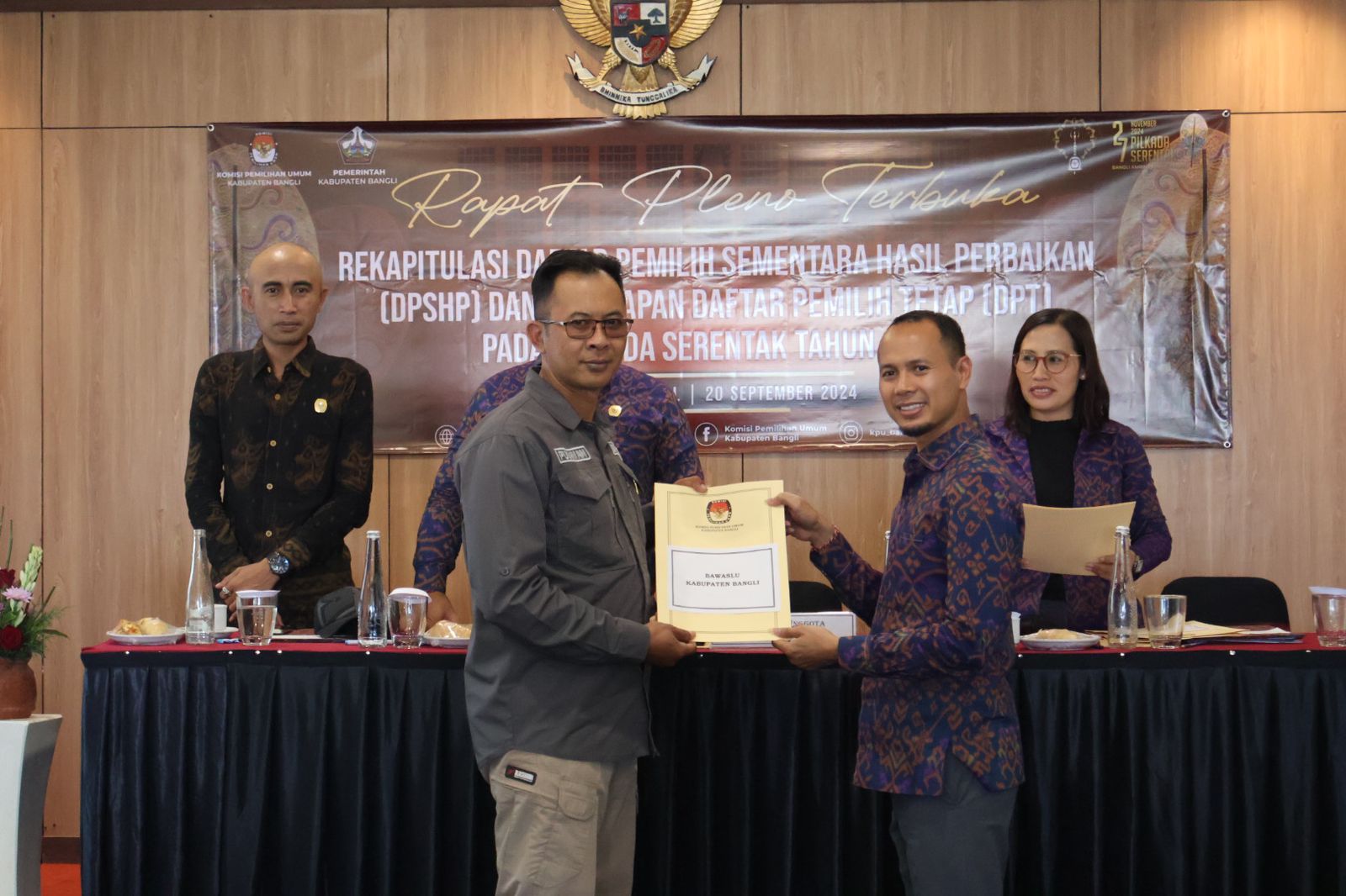 Rapat Pleno DPSHP & Penetapan DPT Pilkada Serentak 2024, Bawaslu Bangli Berikan Saran dan Masukan