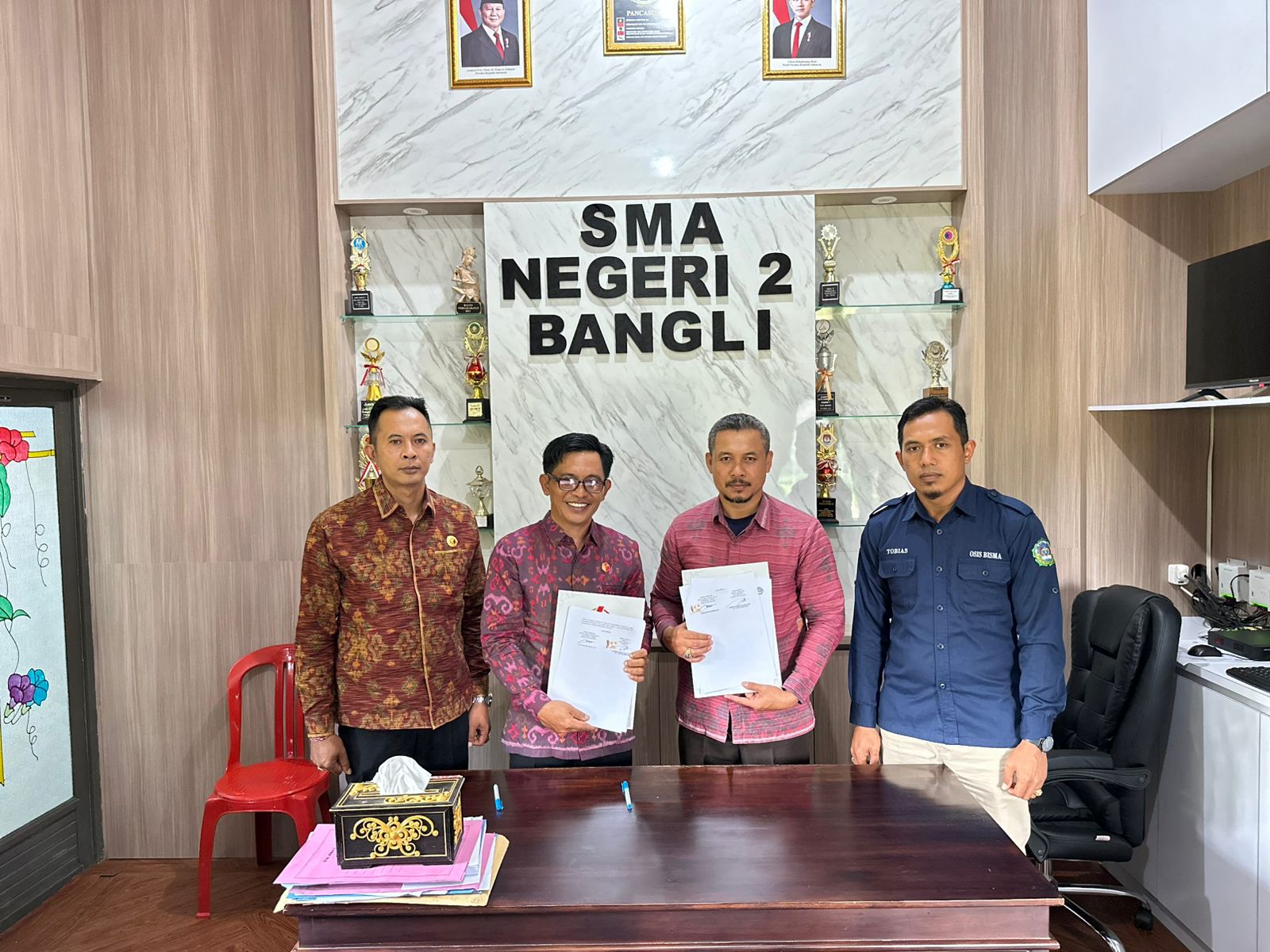 Bangun Generasi Melek Demokrasi, Bawaslu Bangli Jalin Kerja Sama dengan SMA N 2 Bangli
