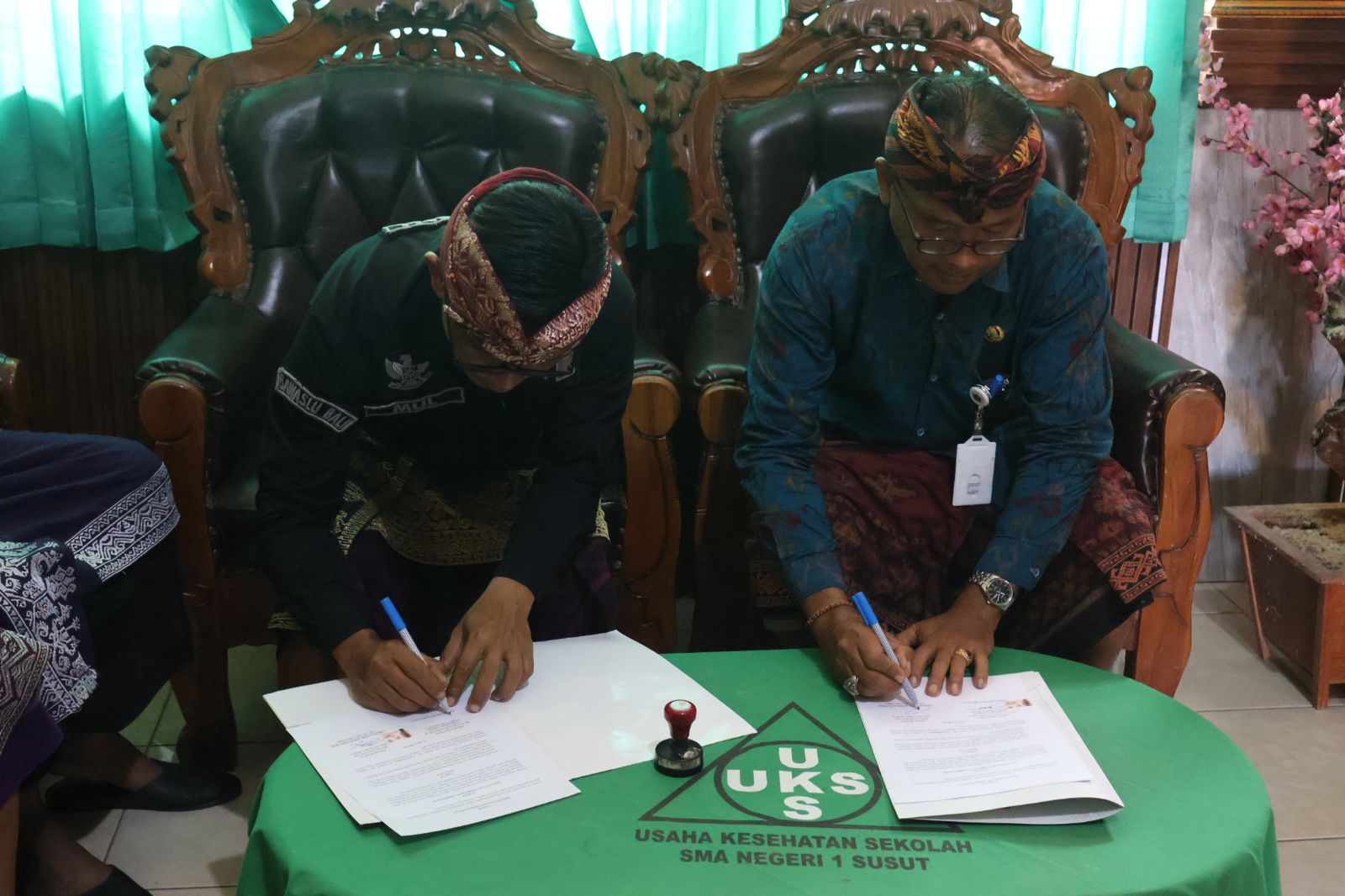 Bawaslu Bangli Teken Perjanjian Kerja Sama dengan SMA negeri 1 Susut, Perkuat Pengawasan Partisipatif di Dunia Pendidikan