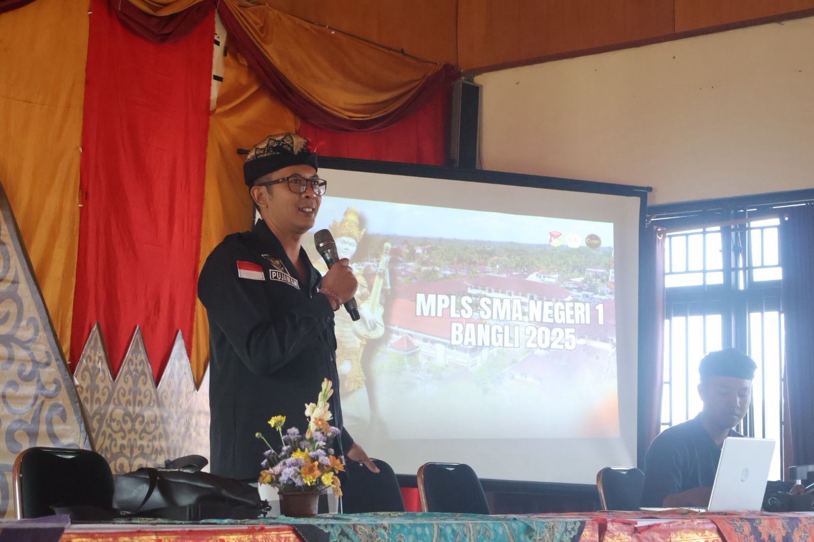 MPLS Bernilai Demokrasi: Bawaslu Bangli Tanamkan Kesadaran Politik di SMA N 1 Bangli