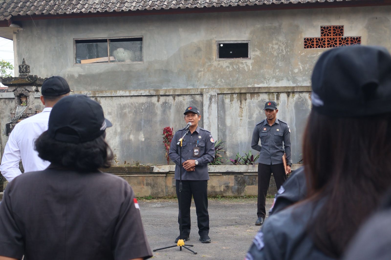 Apel Pagi, Suwitra: Disiplin dan Kekompakan Pilar Penting ASN Bawaslu Bangli
