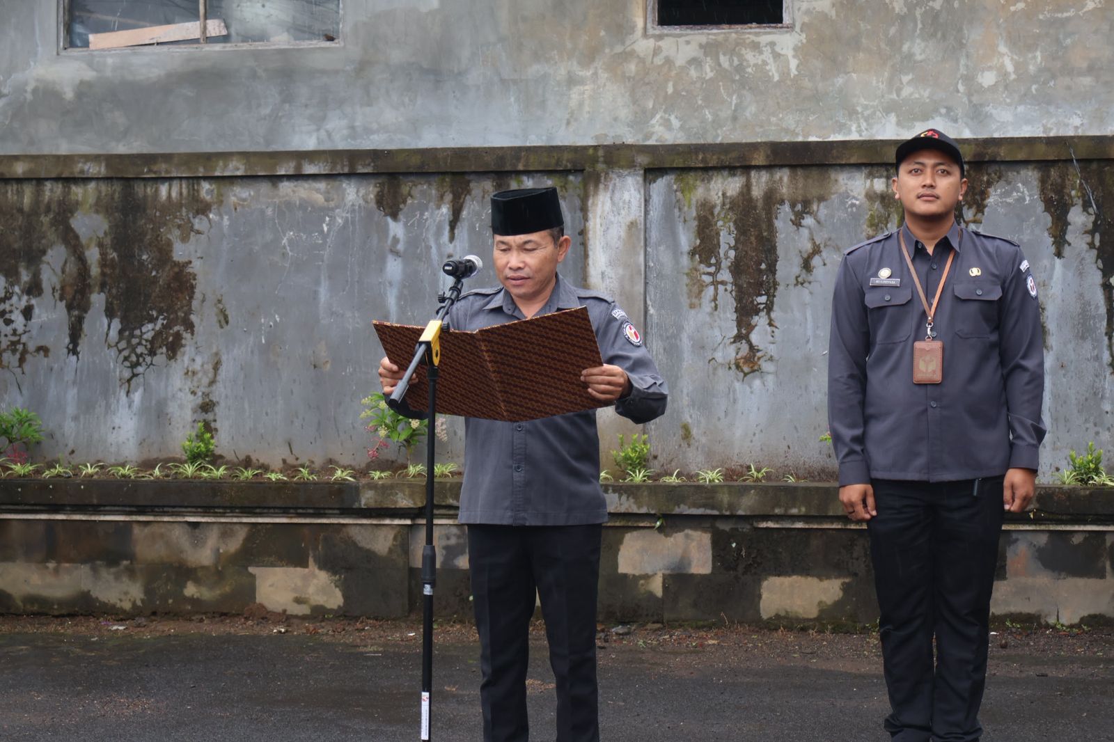 Lewat Apel Pagi, Purna Ajak Jajaran Bawaslu Bangli Jaga Disiplin dan Soliditas