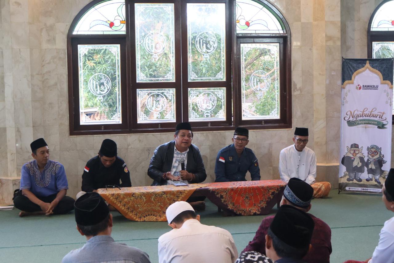 Ngabuburit Pengawasan, Bawaslu Bangli Ajak Warga Perkuat Literasi dan Jadi Garda Demokrasi