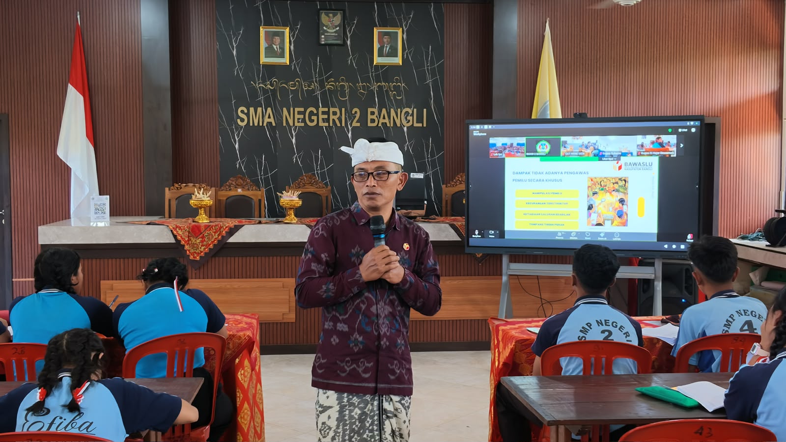 Edukasi Pemilih Pemula, Muliarta: Demokrasi Harus Dijaga Bersama