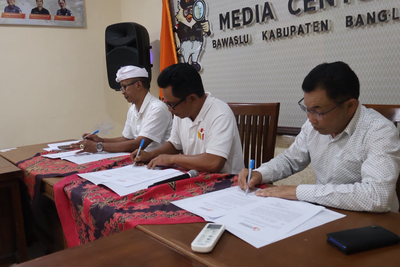 Teguhkan Komitmen Kinerja, Bawaslu Bangli Tandatangani IKU 2026