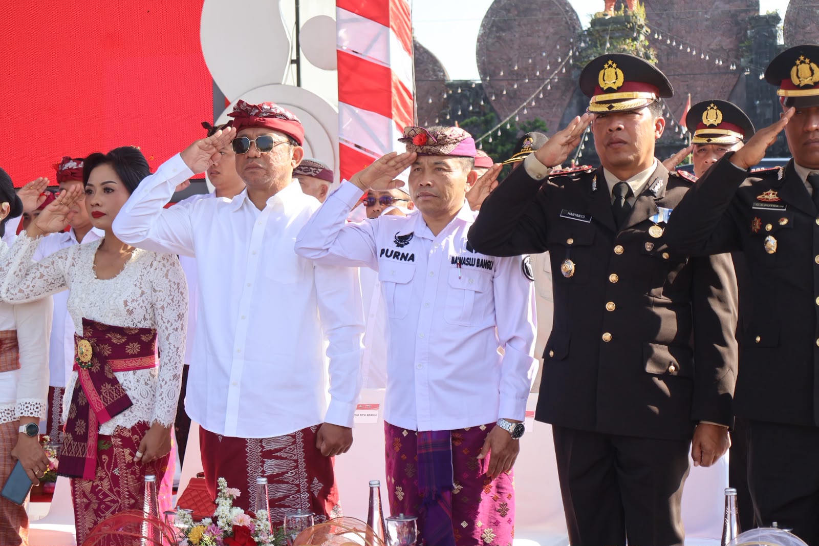 Teguhkan Semangat Kebangsaan, Bawaslu Bangli Hadiri Upacara HUT ke-81 RI