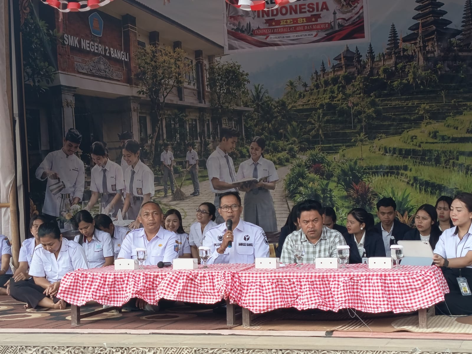 Belajar Demokrasi lewat Pemilos