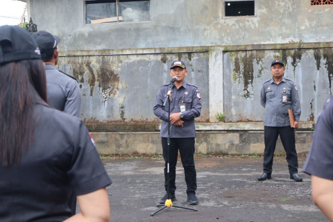 Apel Pagi Bawaslu Bangli: Suwitra Tekankan Disiplin dan Kesiapan Dokumen untuk Pemeriksaan BPK