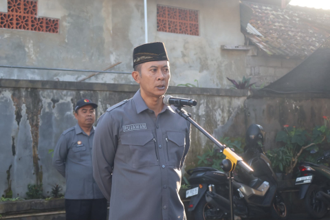 Apel Pagi, Pujawan Tekankan Disiplin Kerja, Sosialisasi Demokrasi, dan Uji Petik Data Disabilitas