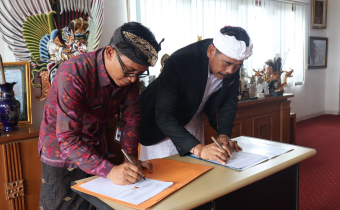 Jalin Sinergitas, Bawaslu Bangli dan Universitas Hindu Negeri I Gusti Bagus Sugriwa Denpasar tandatangani Perjanjian Kerjasama