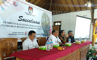 BAWASLU BANGLI HIMBAU KEPALA DESA JAGA NETRALITAS