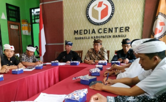 BAWASLU BANGLI : PERSIAPAN PEMBENTUKAN KESEKRETARIATAN PANWAS KECAMATAN SE-KABUPATEN BANGLI 