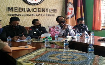 MANTAPKAN PENGAWASAN COKLIT, PIMPINAN BAWASLU BALI SUPERVISI KE KANTOR BAWASLU BANGLI 