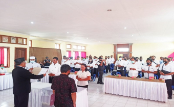 PENGAWAS TPS SE-KABUPATEN BANGLI DILANTIK, DIHARAP MAMPU BERIKAN PENDIDIKAN POLITIK BAGI MASYARAKAT