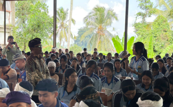 Generasi Pemilih Cerdas, Demokrasi Bermartabat: Misi Bawaslu Bangli di MPLS SMA N 1 Tembuku