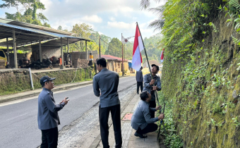 Bawaslu Bangli Kibarkan Semangat Merah Putih Sambut Bulan Kemerdekaan