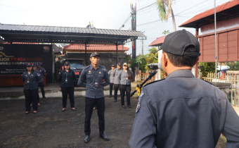 Apel Pagi Bawaslu Bangli,  Purna : Jaga Nasionalisme dan Soliditas di Bulan Kemerdekaan