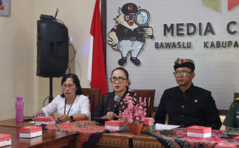 Koordinator Divisi Pencegahan, Partisipasi Masyarakat, dan Humas Bawaslu Provinsi Bali, Ketut Aryani, dalam Rapat Koordinasi Pengawasan Pemutakhiran Data Pemilih Berkelanjutan (PDPB) yang digelar Bawaslu Kabupaten Bangli.
